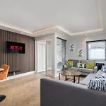 Skyvillion -Cozy & Amazing King 1Bed Apartment In London Cockfosters Mins To Tube