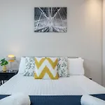 Skyvillion -Cozy & Amazing King 1Bed Apartment In London Cockfosters Mins To Tube